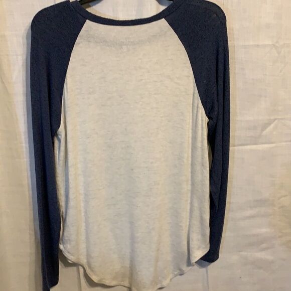 American Eagle extra small soft and sexy plush long sleeve T-shirt - Picture 2 of 7